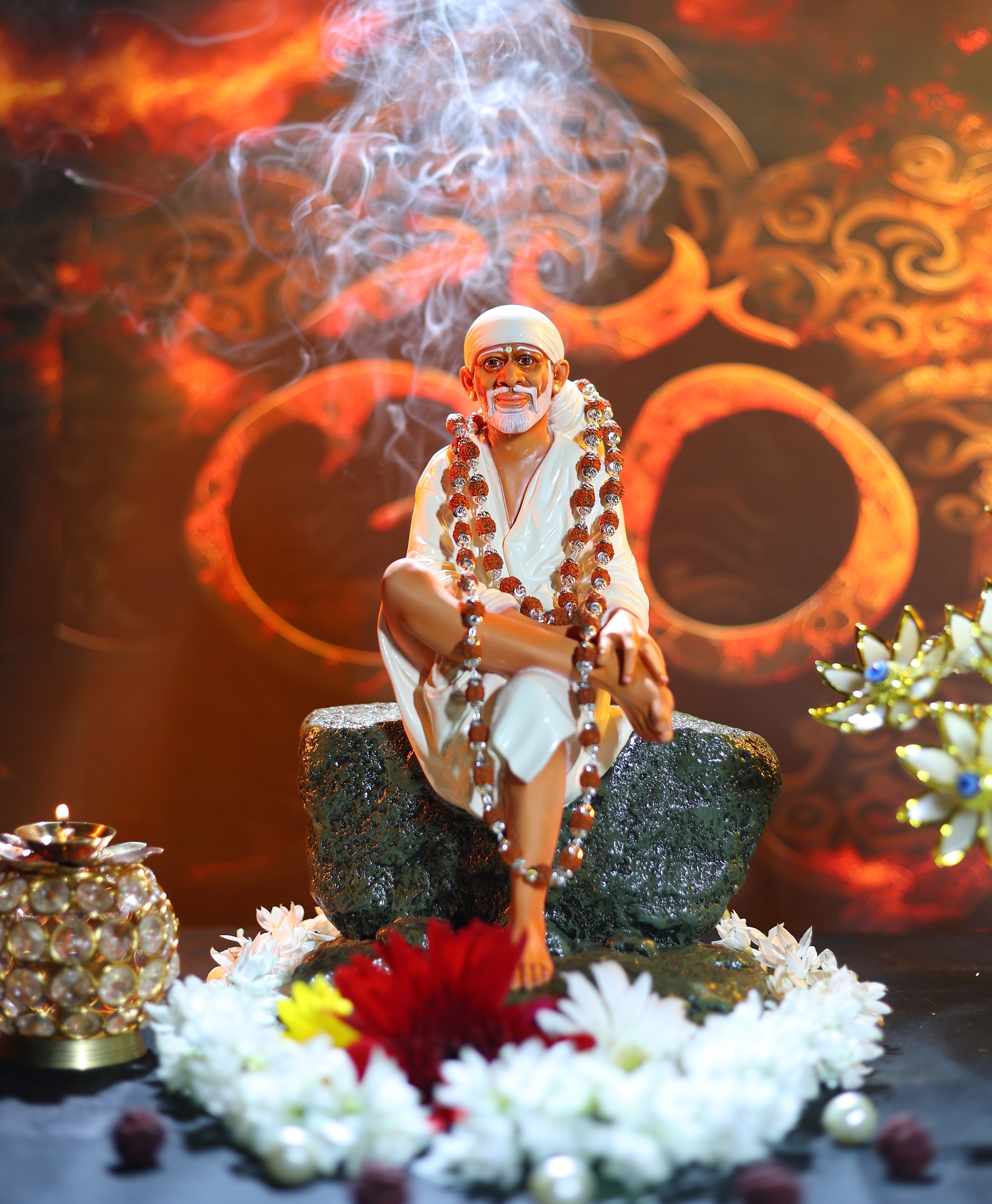 🙏Hemant Art Shirdi Sai Baba Statue / Idol / Murti – 🛕Sitting on Stone – 12 Inch (White, Pure Resin & Marble Finish, Handcrafted Spiritual Idol for Home Temple & Gifting)